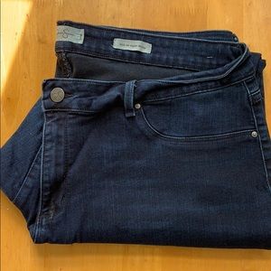 Jessica Simpson kiss me super skinny jeans